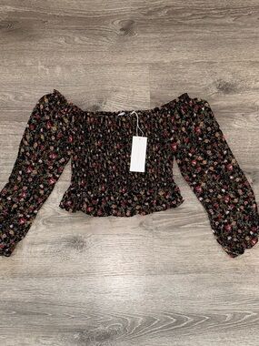 NWT LUSH CROPPED BLACK FLORAL SMOCKED BLOUSE TOP S